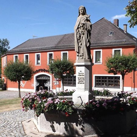 Hotel Weisses Ross Konnersreuth Esterno foto