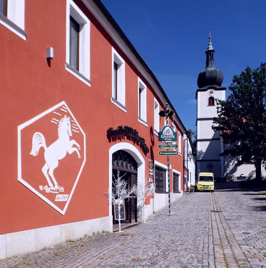 Hotel Weisses Ross Konnersreuth Esterno foto
