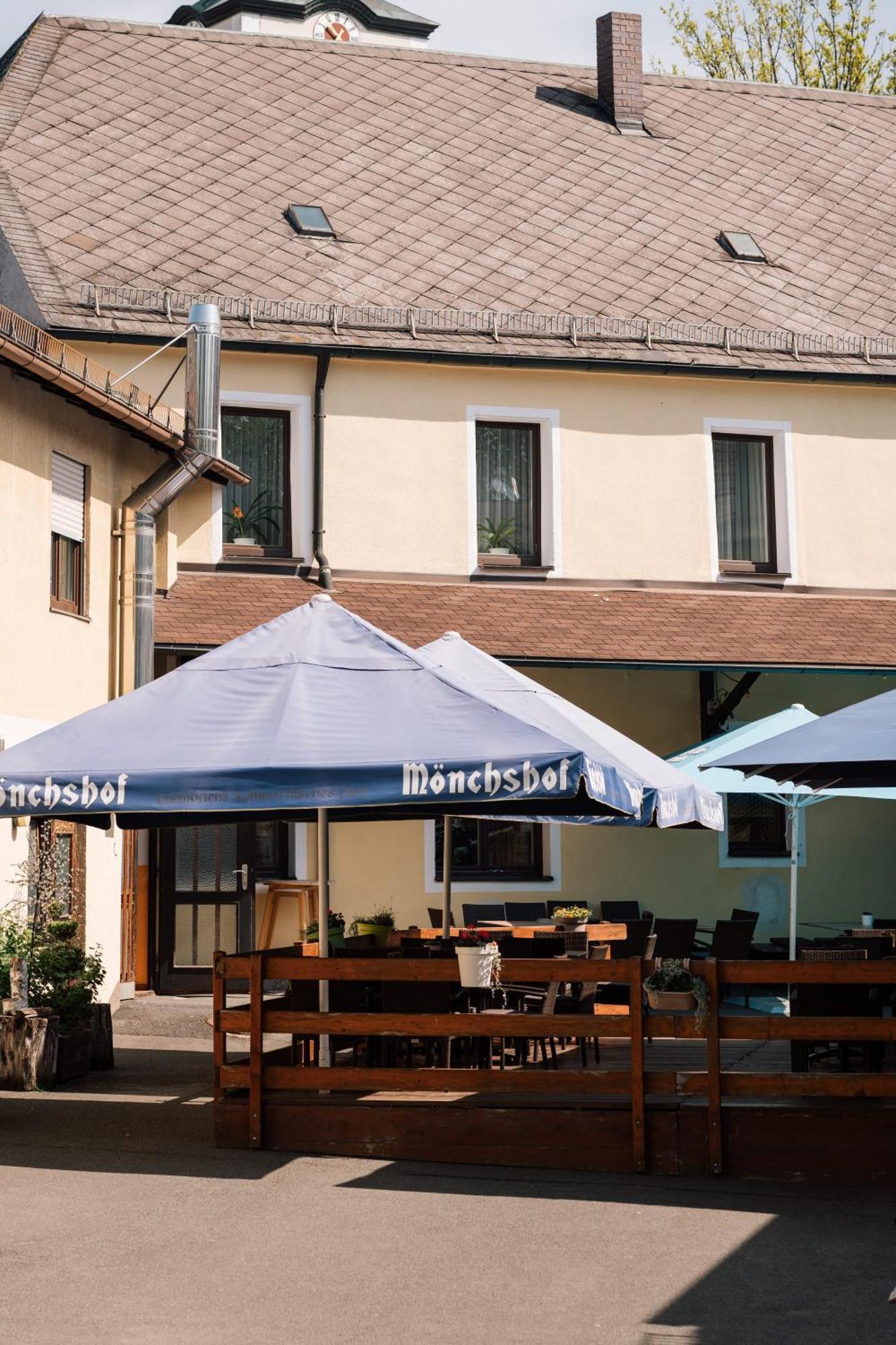 Hotel Weisses Ross Konnersreuth Esterno foto