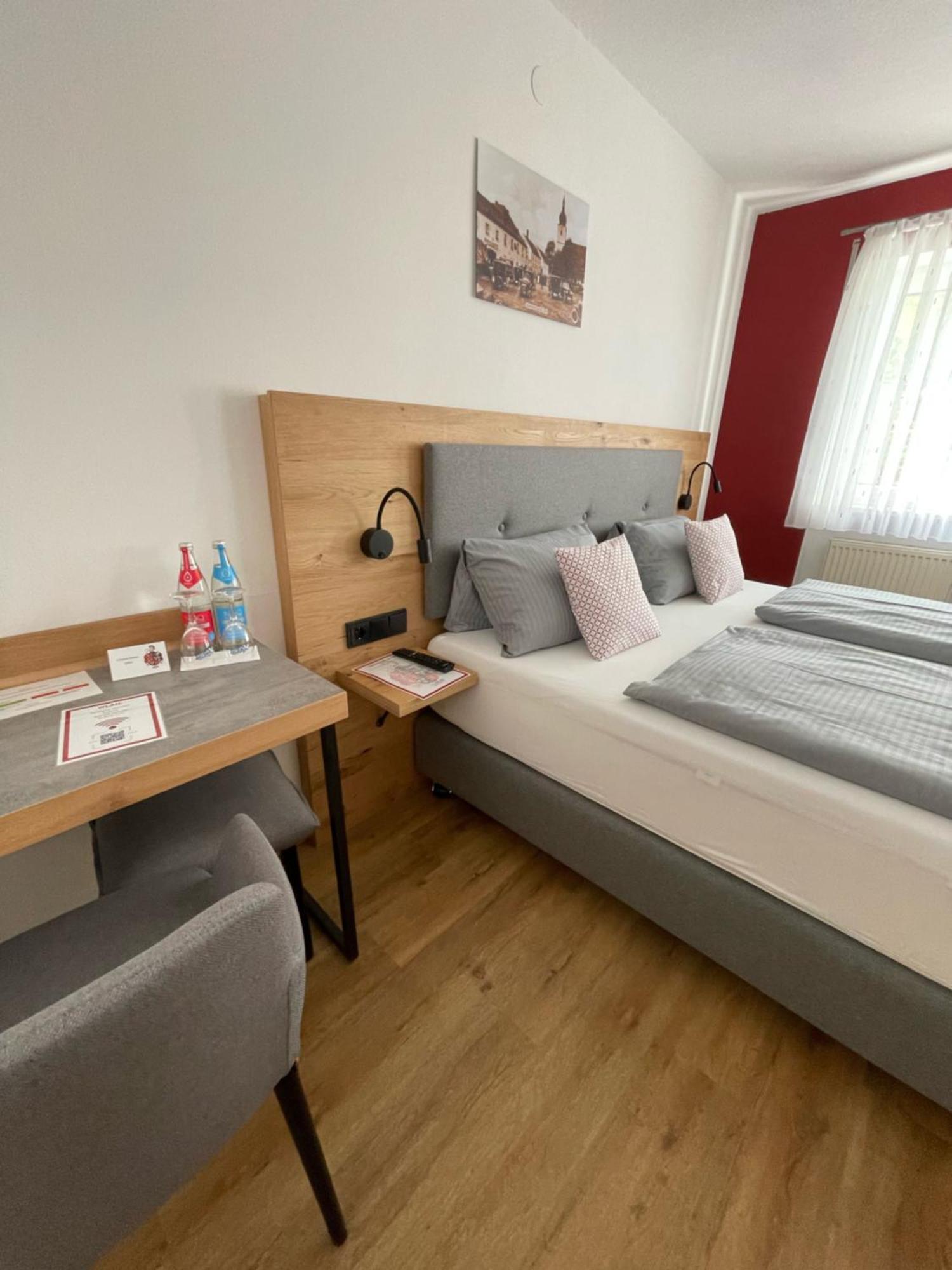 Hotel Weisses Ross Konnersreuth Esterno foto